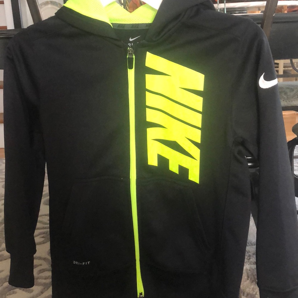 Boys Nike black zip up sweatshirt - Dri-fit